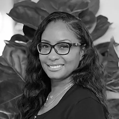 Rochelle Ashton - TMS psychiatrist in Riverside
