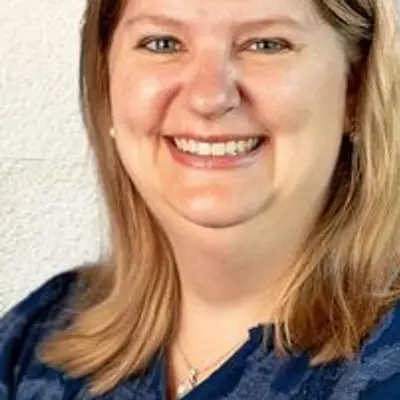 Shannon VanderKooi - Physician in Sioux Center